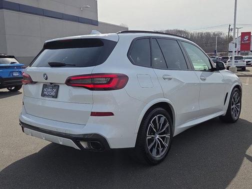 Mineral White Metallic 2021 BMW X5 xDrive40i