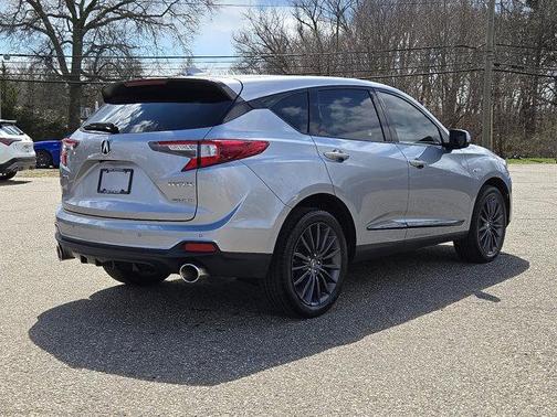 Lunar Silver Metallic 2023 Acura RDX A-Spec Advance Package