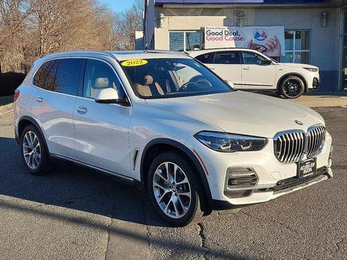 Mineral White Metallic 2022 BMW X5 xDrive40i