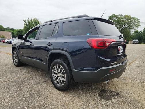 2017 GMC Acadia SLE-2