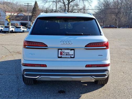 2024 Audi Q7 45 Premium Plus