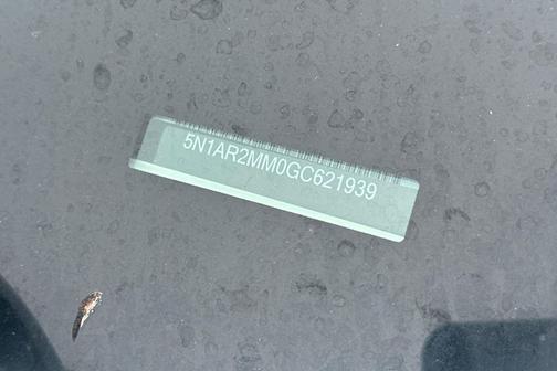 2016 Nissan Pathfinder SV