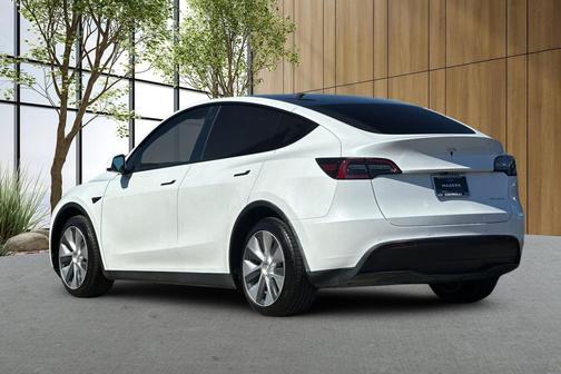 2022 Tesla Model Y Long Range Dual Motor All-Wheel Drive