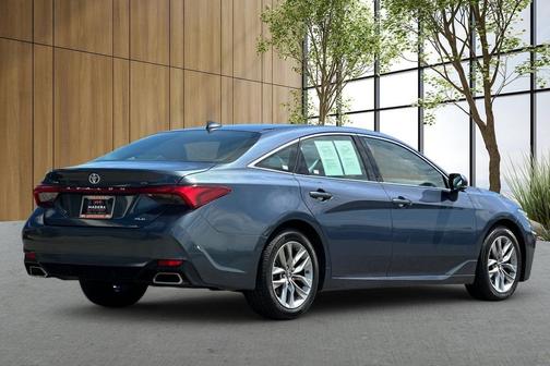 Harbor Gray Metallic 2019 Toyota Avalon XLE