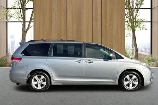 2012 Toyota Sienna LE
