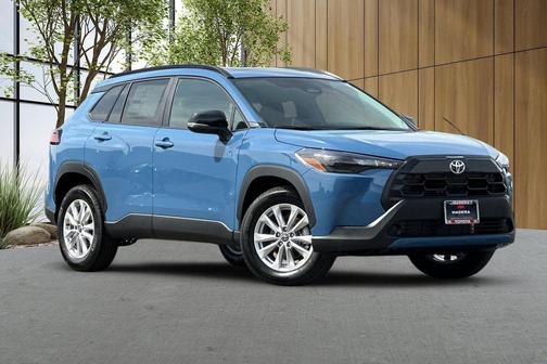 08w2 2026 Toyota Corolla Cross LE