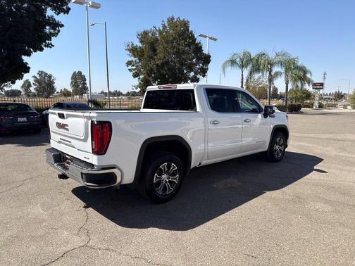Summit White 2025 GMC Sierra 1500 SLT