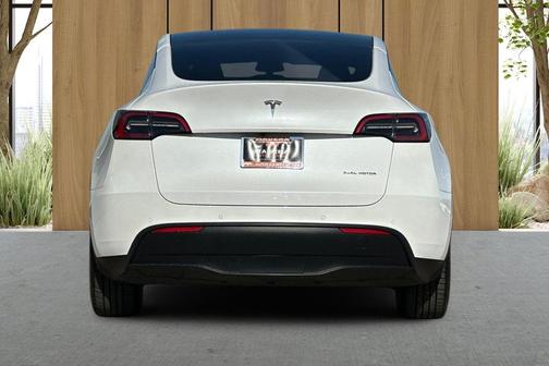 2022 Tesla Model Y Long Range Dual Motor All-Wheel Drive