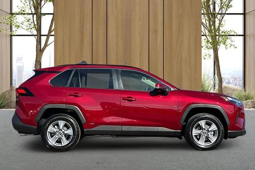 2025 Toyota RAV4 Hybrid LE