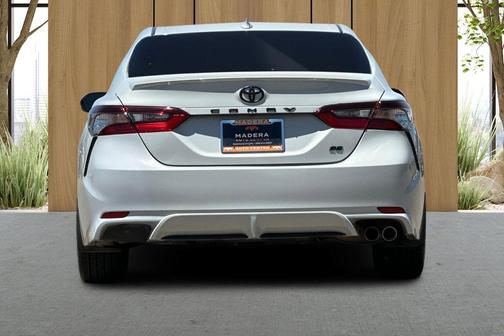 Ice Edge 2022 Toyota Camry SE
