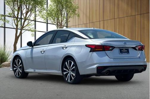 2022 Nissan Altima SR FWD