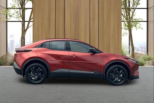 04z3 2026 Toyota C-HR SE