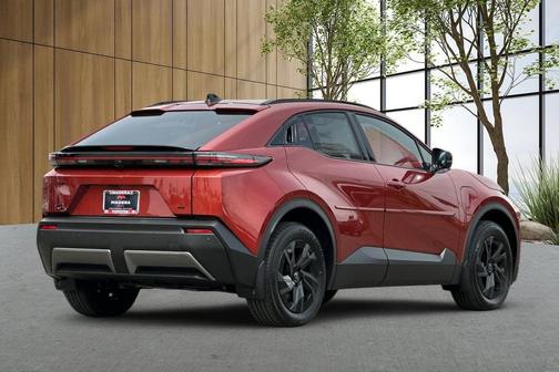 04z3 2026 Toyota C-HR SE