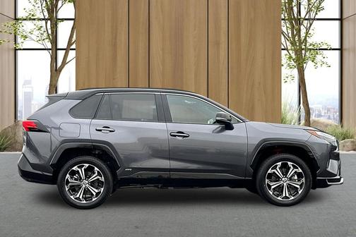 2025 Toyota RAV4 Hybrid SE