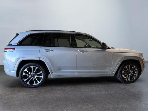 2022 Jeep Grand Cherokee 4xe Overland