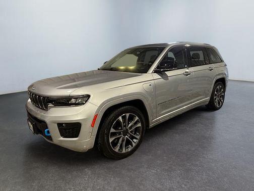 2022 Jeep Grand Cherokee 4xe Overland