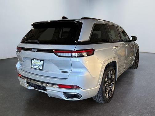 2022 Jeep Grand Cherokee 4xe Overland