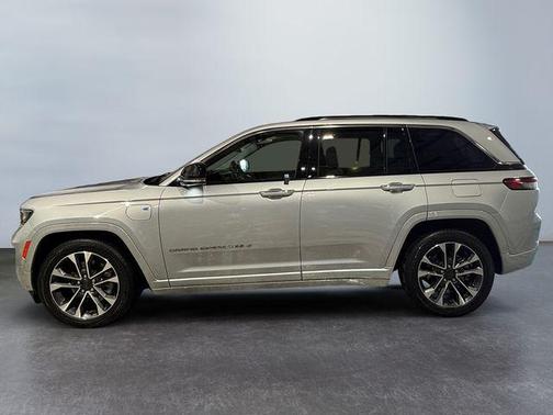 2022 Jeep Grand Cherokee 4xe Overland