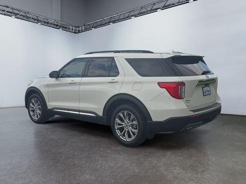 White Metallic 2024 Ford Explorer XLT