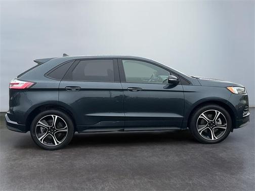 2022 Ford Edge ST