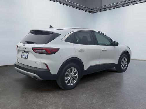Oxford White 2023 Ford Escape Active