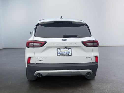 Oxford White 2023 Ford Escape Active