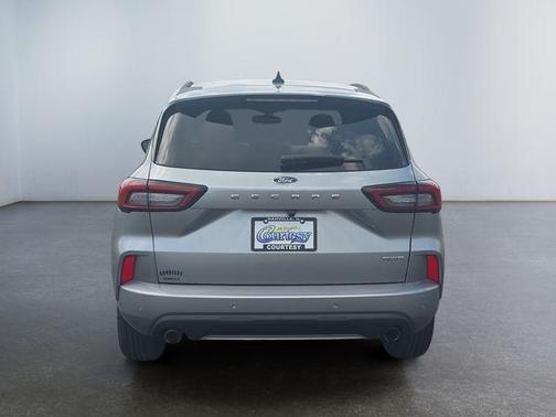 Silver Metallic 2023 Ford Escape ST-Line