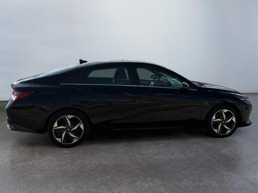 Phantom Black 2021 Hyundai ELANTRA SEL