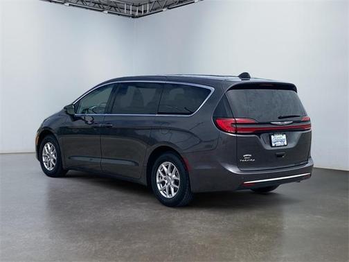 2023 Chrysler Pacifica Touring-L