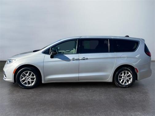 2024 Chrysler Pacifica Touring-L