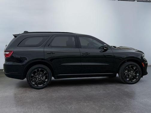DB Black Crystal Clearcoat 2024 Dodge Durango GT
