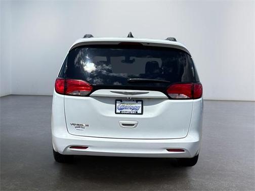 2021 Chrysler Voyager LXI