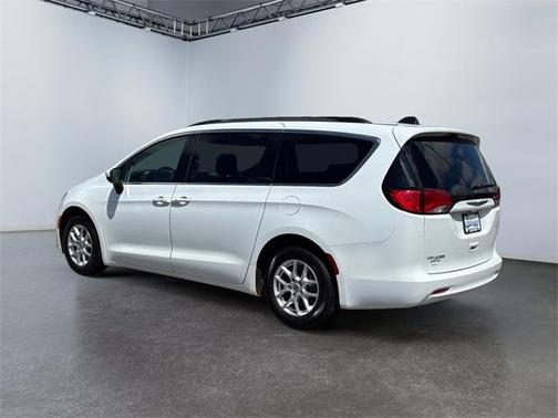 2021 Chrysler Voyager LXI