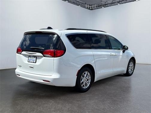 2021 Chrysler Voyager LXI