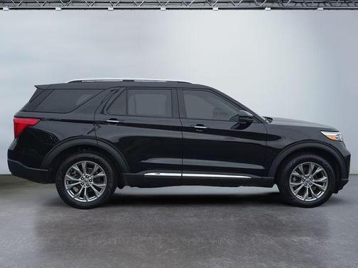 Black 2021 Ford Explorer Limited
