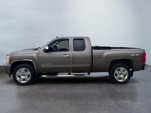 Mocha Steel Metallic 2011 Chevrolet Silverado 1500 LT