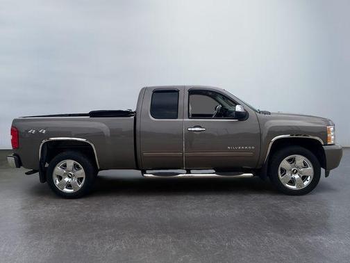 Mocha Steel Metallic 2011 Chevrolet Silverado 1500 LT