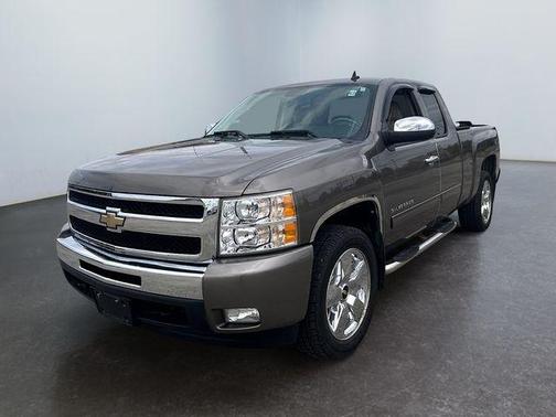 Mocha Steel Metallic 2011 Chevrolet Silverado 1500 LT