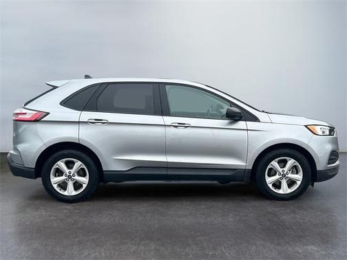 2020 Ford Edge SE