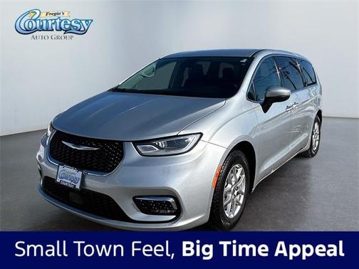 2023 Chrysler Pacifica Touring-L