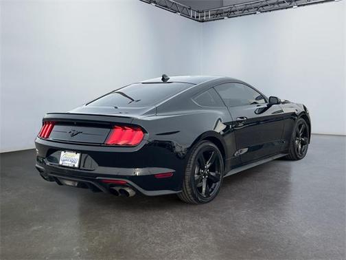 2021 Ford Mustang EcoBoost