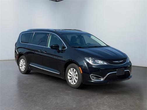 2018 Chrysler Pacifica Touring-L
