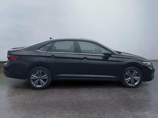 Deep Black Pearl Effect 2024 Volkswagen Jetta 1.5T SE