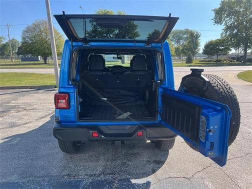 2021 Jeep Wrangler Unlimited Sahara Altitude