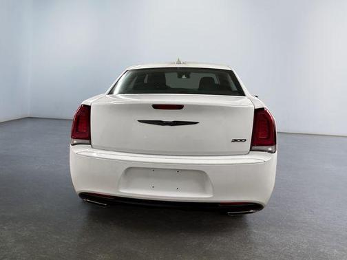 2021 Chrysler 300 Touring