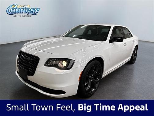 2021 Chrysler 300 Touring