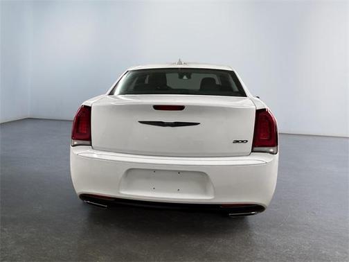 2021 Chrysler 300 Touring