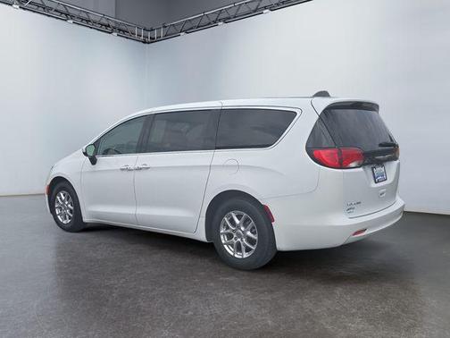 Bright White Clearcoat 2023 Chrysler Voyager LX
