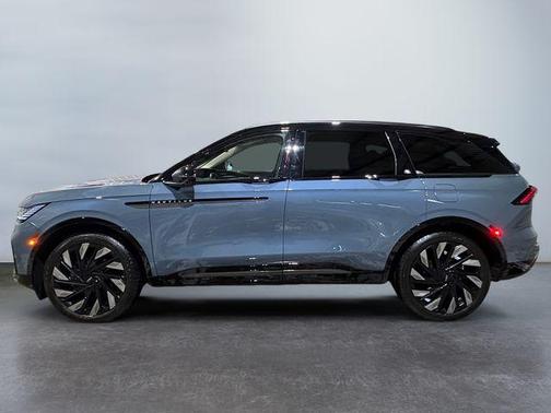 2025 Lincoln Nautilus Reserve