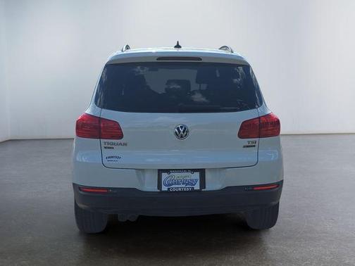 Pure White 2018 Volkswagen Tiguan Limited 2.0T